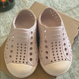 Native Kids Slip-On Water Shoes in Pale Pink